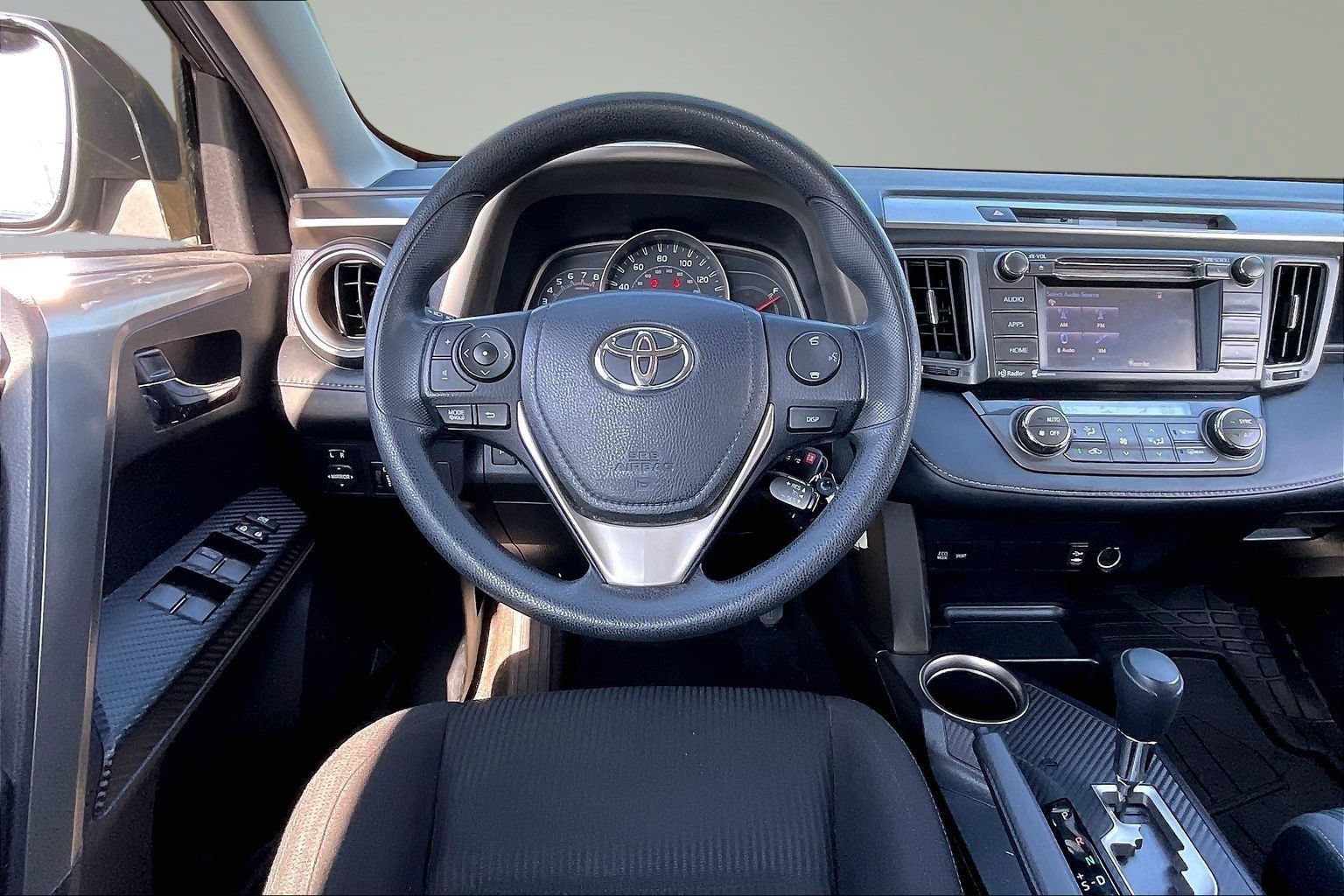 Used 2015 Toyota RAV4 XLE AWD/4WD image 5