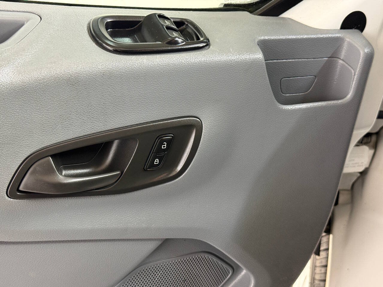 Used 2019 Ford Transit 250 130 Low Roof w/ Exterior Upgrade Package RWD image 31