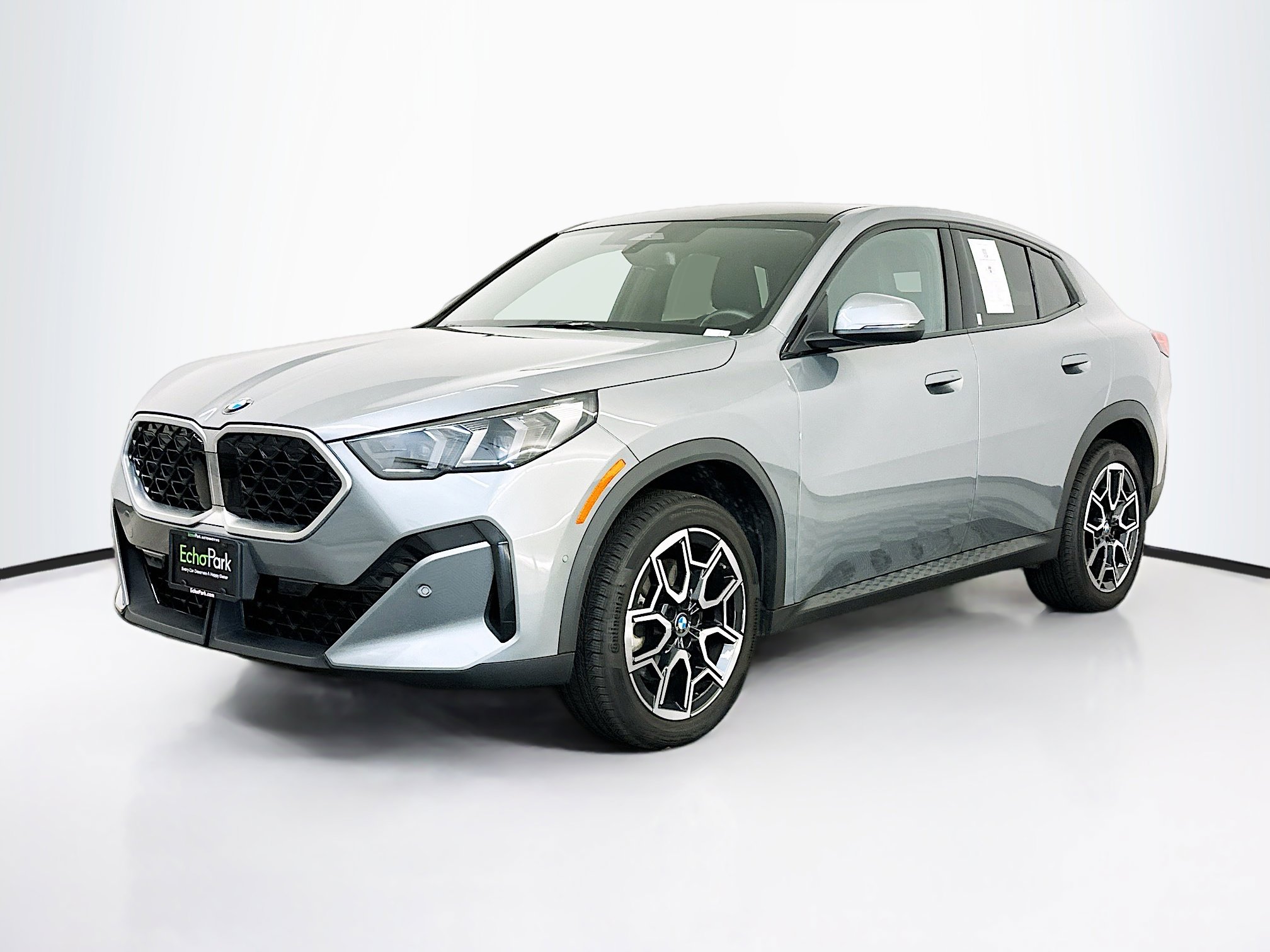 Used 2025 BMW X2 xDrive28i image 3