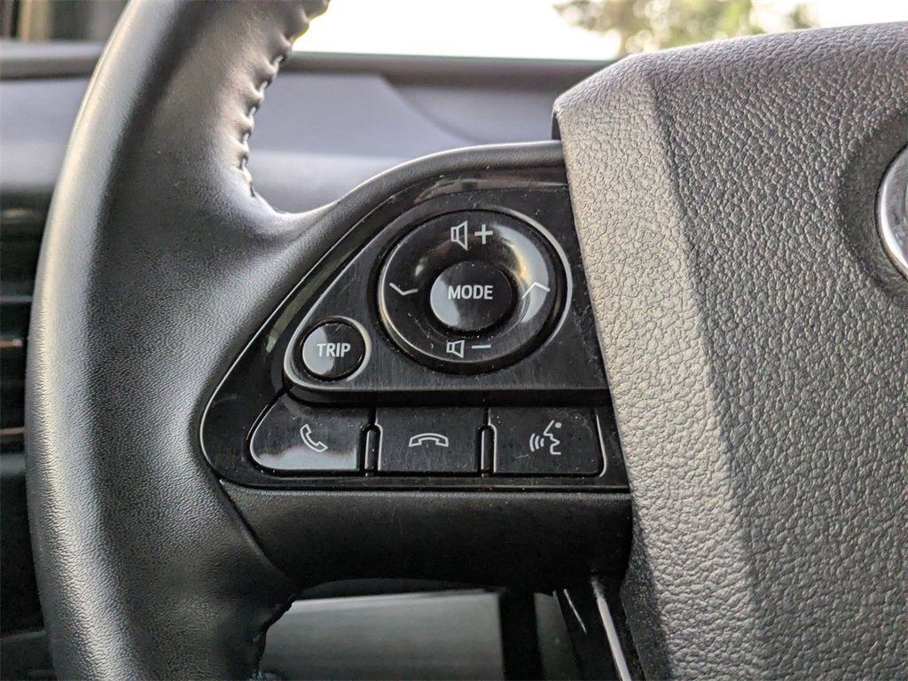 Used 2021 Toyota Prius XLE image 32