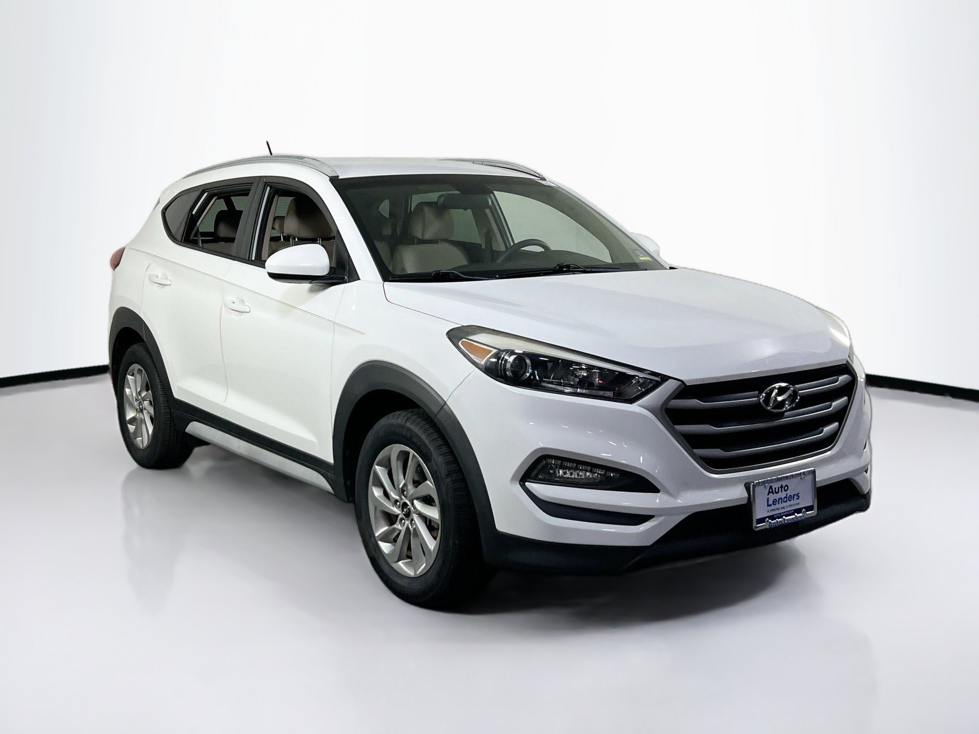 Used 2017 Hyundai Tucson SE AWD/4WD image 3