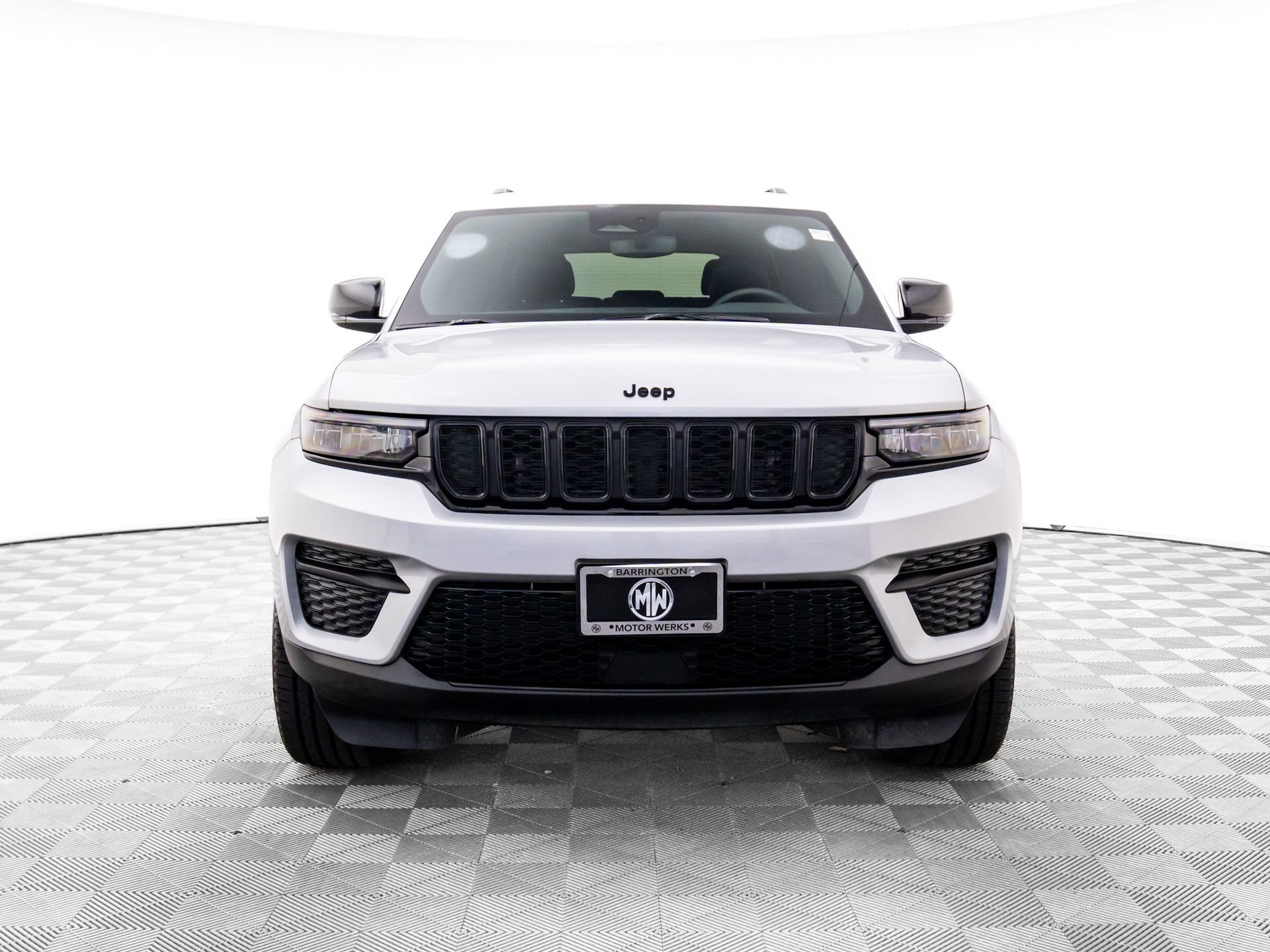 Used 2024 Jeep Grand Cherokee Altitude image 10