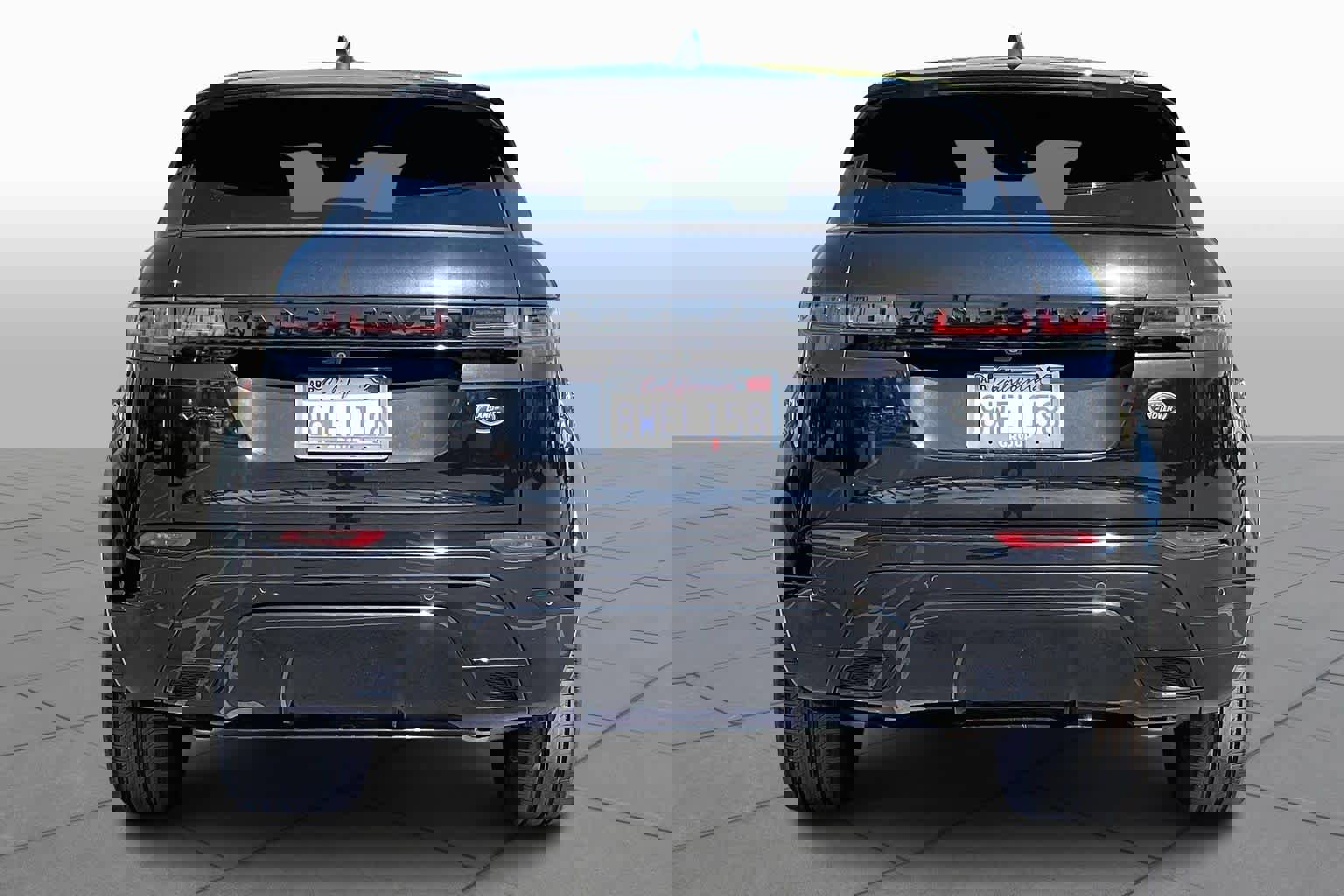 Used 2021 Land Rover Range Rover Evoque R-Dynamic SE image 4