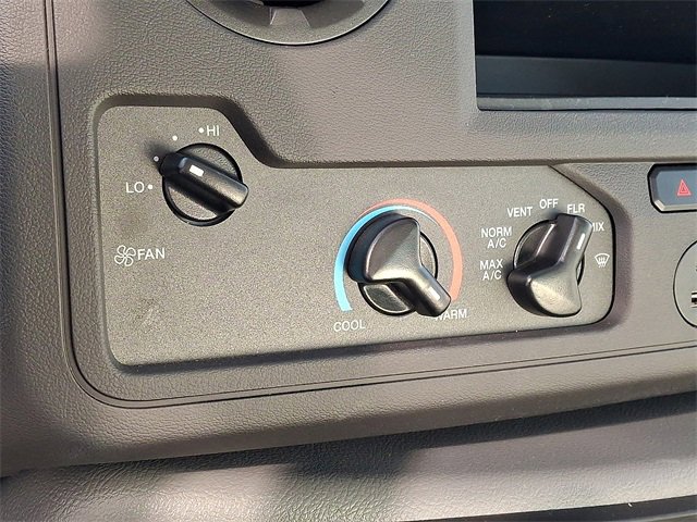 Used 2024 Ford E-450 and Econoline 450 Super Duty w/ Driver's Safety Package image 14