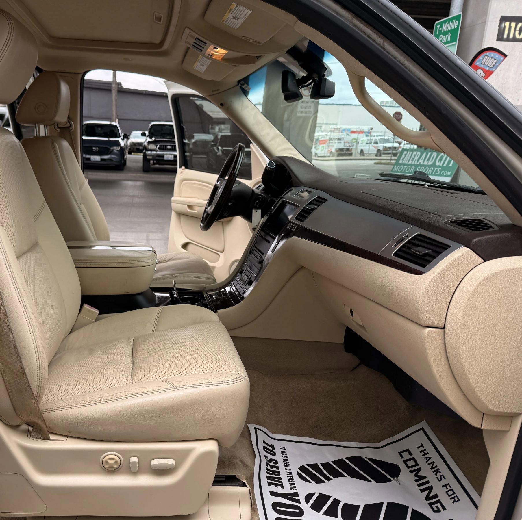 Used 2008 Cadillac Escalade AWD image 18