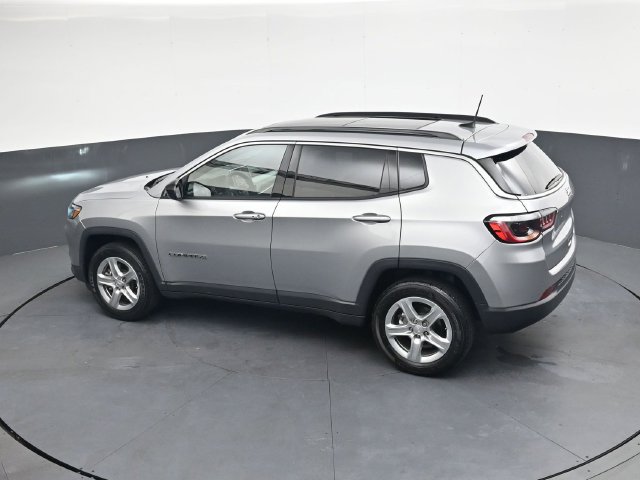 Used 2023 Jeep Compass Latitude w/ Sun and Sound Group AWD/4WD image 28
