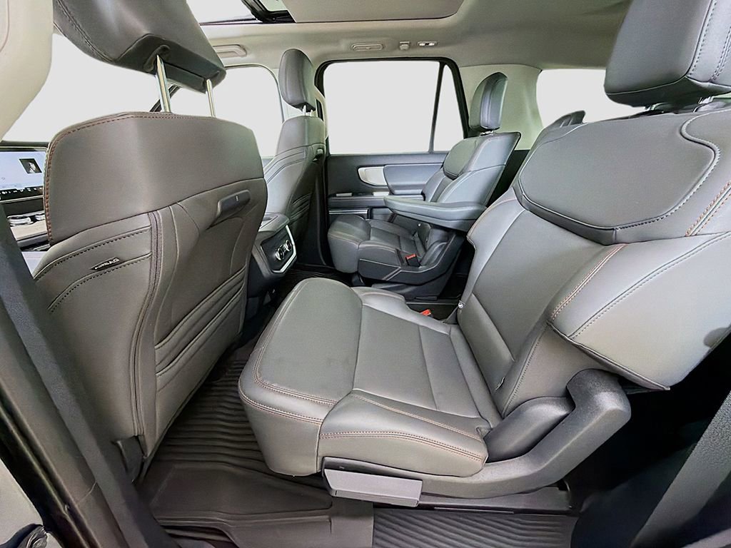 Used 2025 Ford Expedition Active image 25