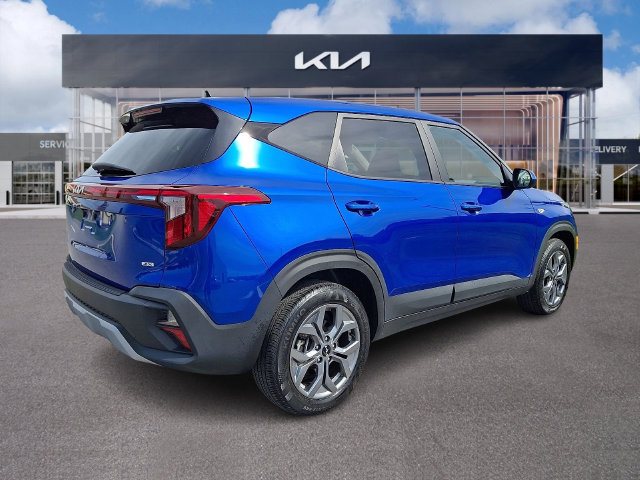 Used 2024 Kia Seltos LX AWD/4WD image 6
