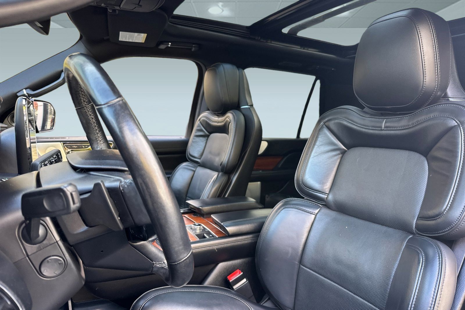 Used 2019 Lincoln Navigator L Reserve w/ Cargo Package image 24