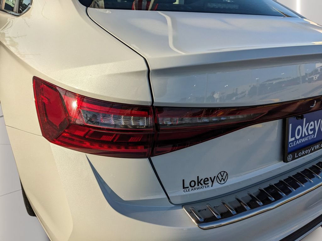 New 2026 Volkswagen Jetta SE FWD image 12