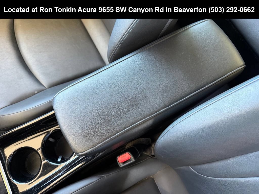 Used 2017 Toyota Prius Three Touring w/ Carpet Mat Package FWD image 24