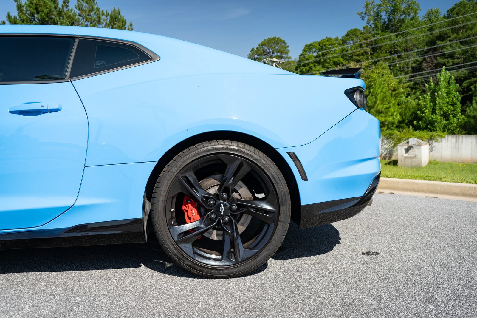 Used 2022 Chevrolet Camaro SS RWD image 16