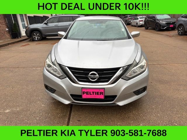 Used 2017 Nissan Altima 2.5 SV image 2