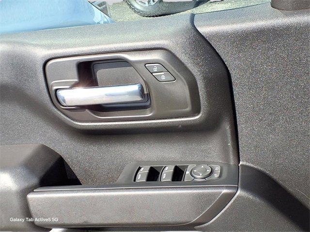 Used 2023 Chevrolet Silverado 1500 Custom image 18