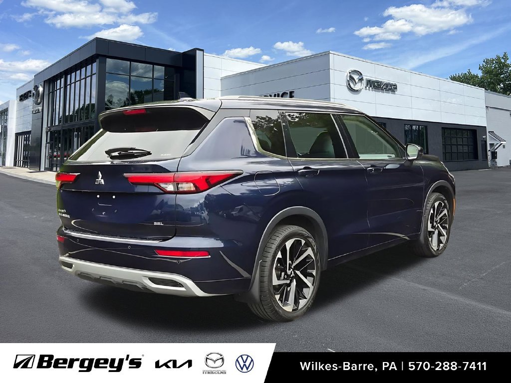 Used 2023 Mitsubishi Outlander SEL AWD/4WD image 15
