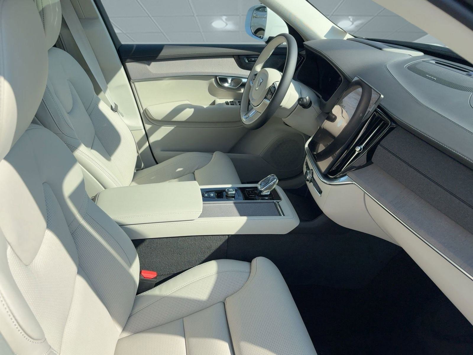 New 2026 Volvo XC90 T8 Ultra w/ Protection Package Premier image 29