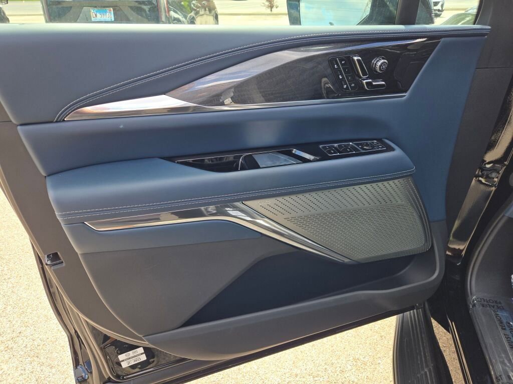 New 2026 Cadillac Escalade IQ Sport 2 w/ LPO, ONYX Package image 21