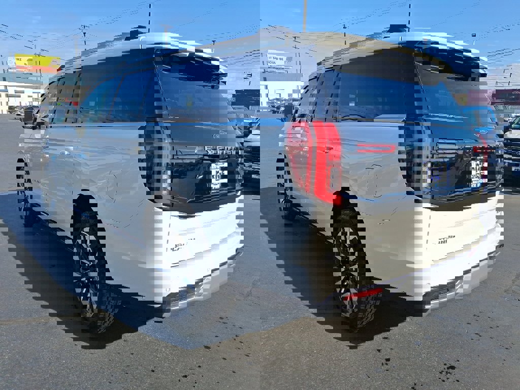 New 2025 Ford Expedition Max Platinum w/ Driver's Package image 28