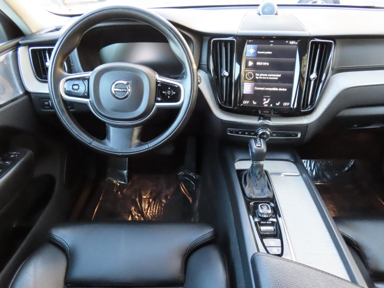 Used 2018 Volvo XC60 T6 Inscription w/ Convenience Package image 11