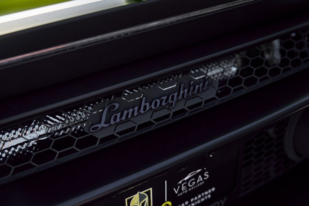 Used 2024 Lamborghini Huracan Sterrato image 15
