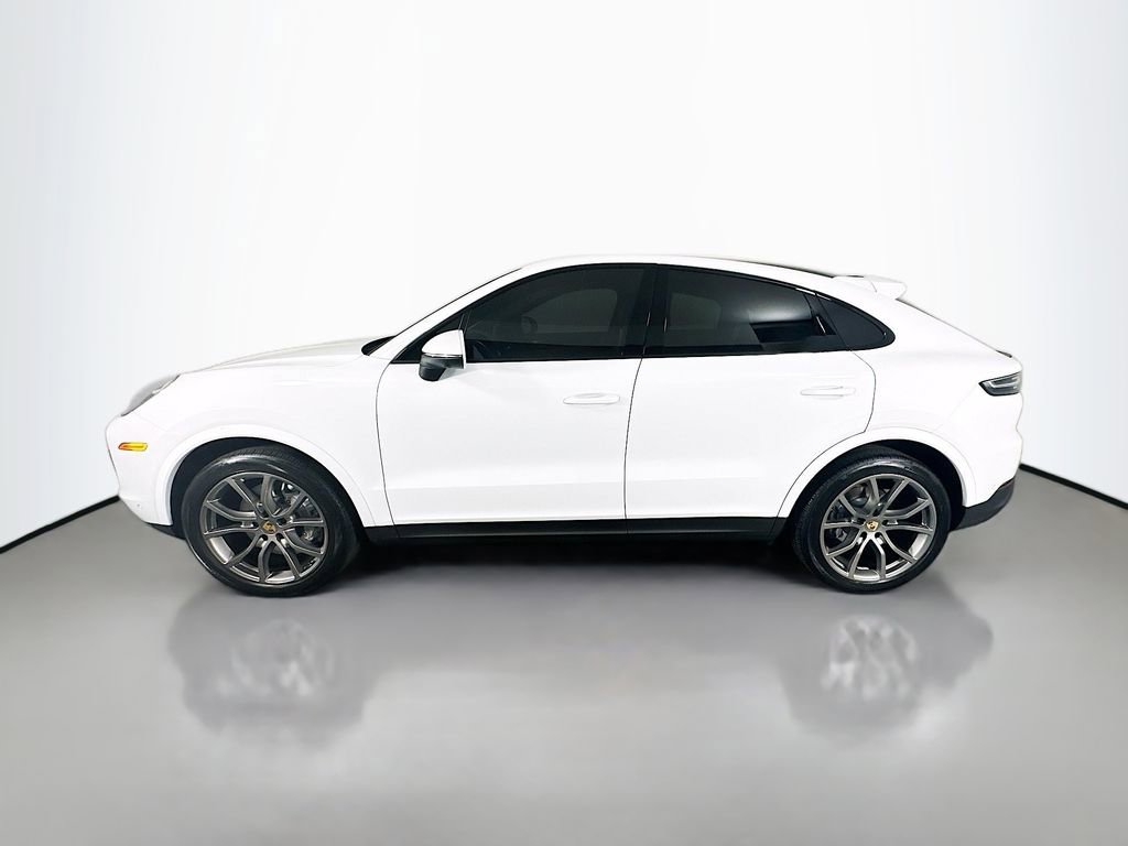 Certified 2023 Porsche Cayenne Platinum Edition image 2