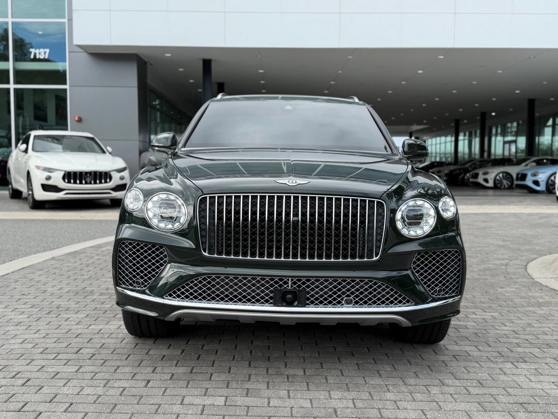 Certified 2024 Bentley Bentayga Extended Wheelbase AWD/4WD image 16