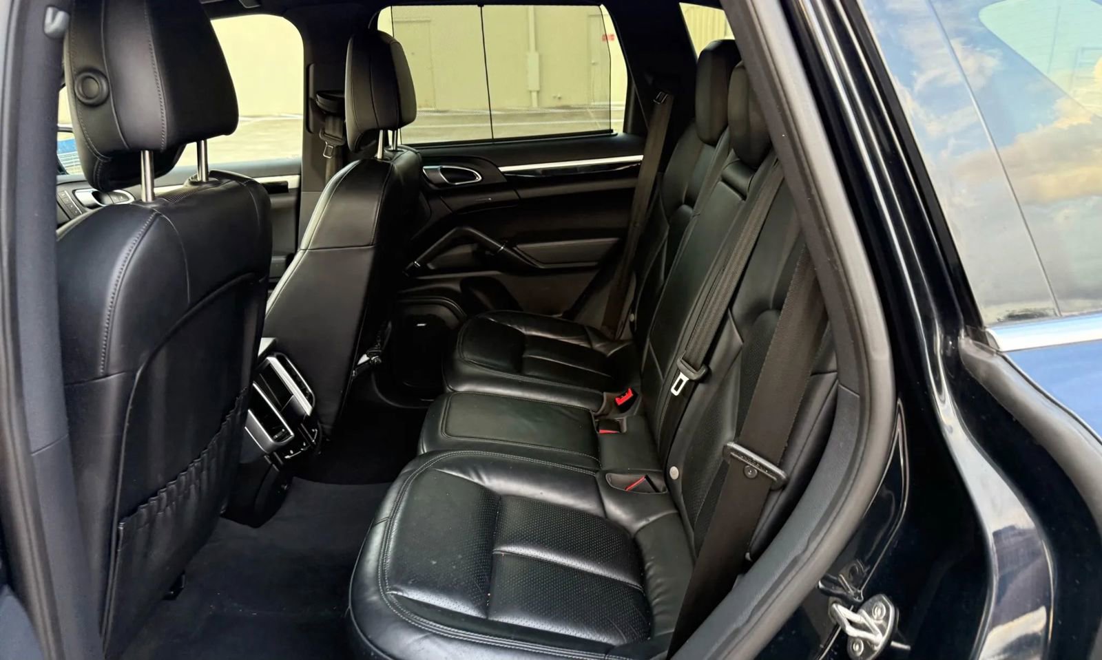 Used 2016 Porsche Cayenne AWD/4WD image 17