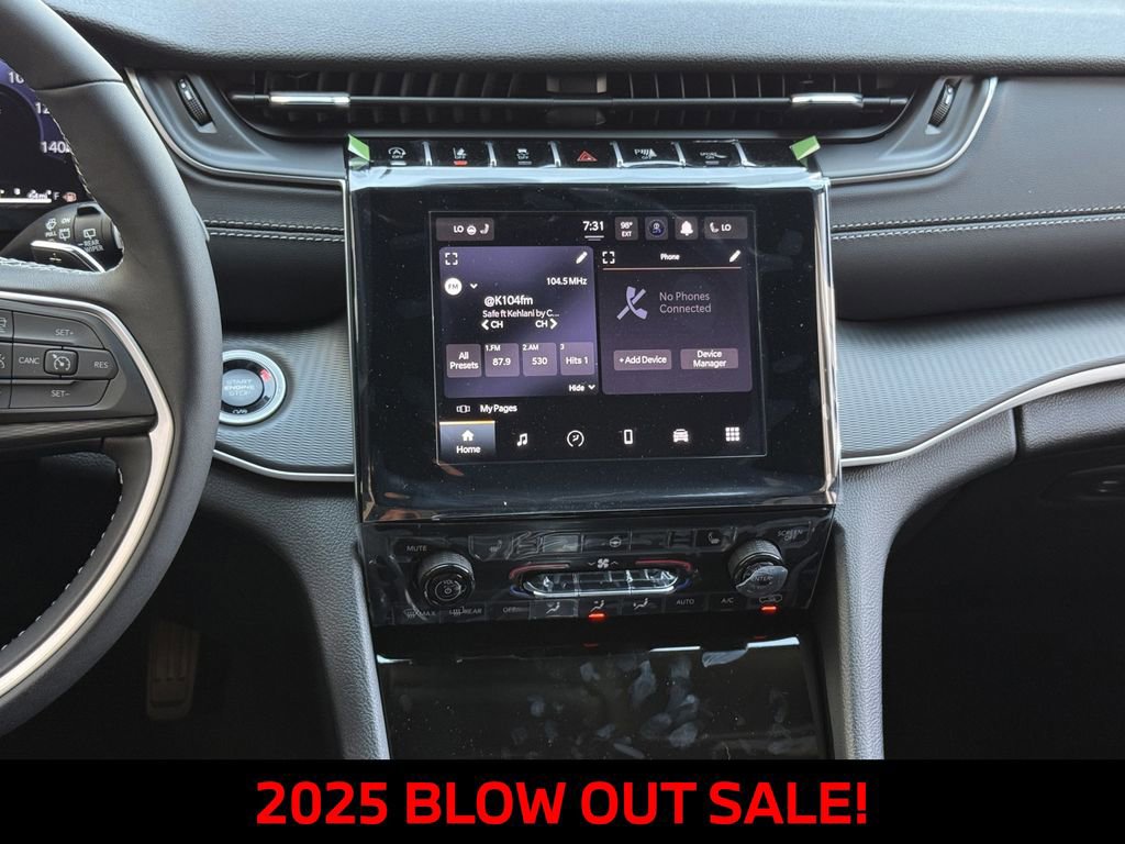 New 2025 Jeep Grand Cherokee L Altitude image 14