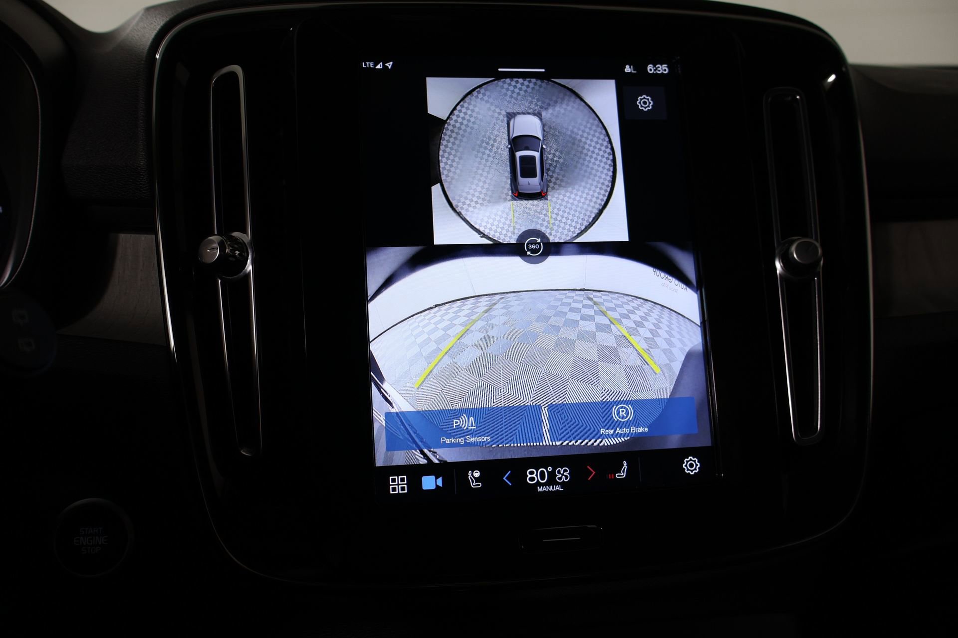 Used 2024 Volvo XC40 B5 Ultimate w/ Protection Package Premier image 6