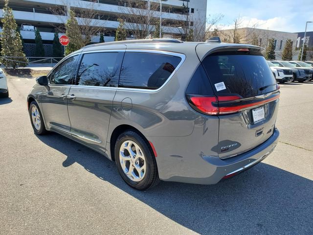 Used 2022 Chrysler Pacifica Limited image 5