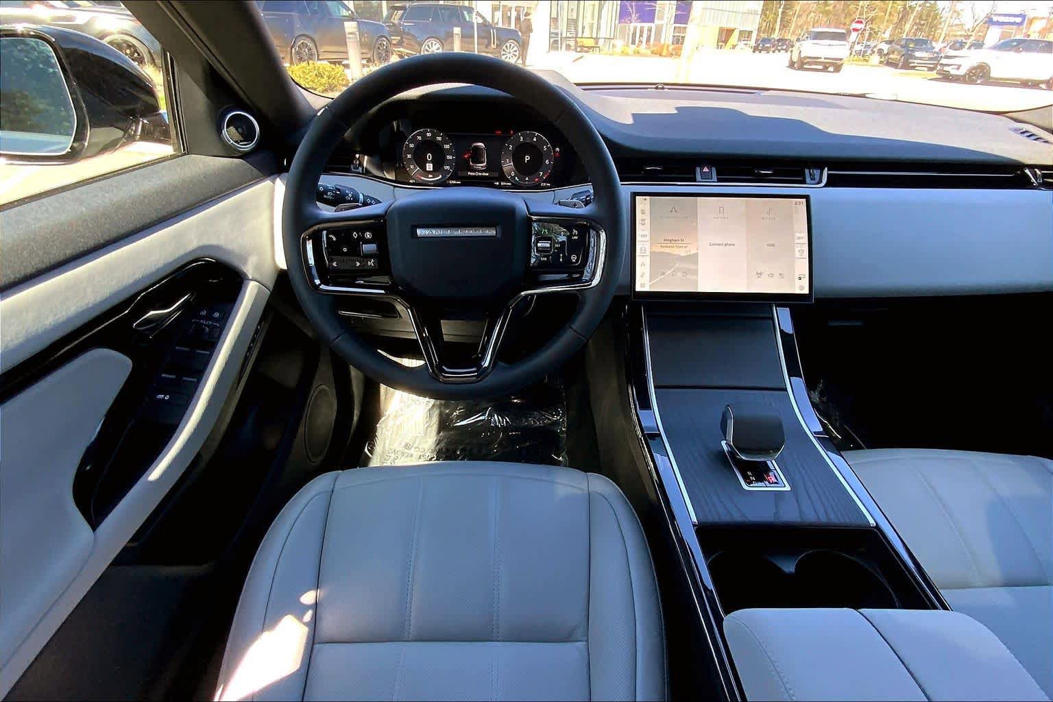 Used 2026 Land Rover Range Rover Evoque S AWD/4WD image 6
