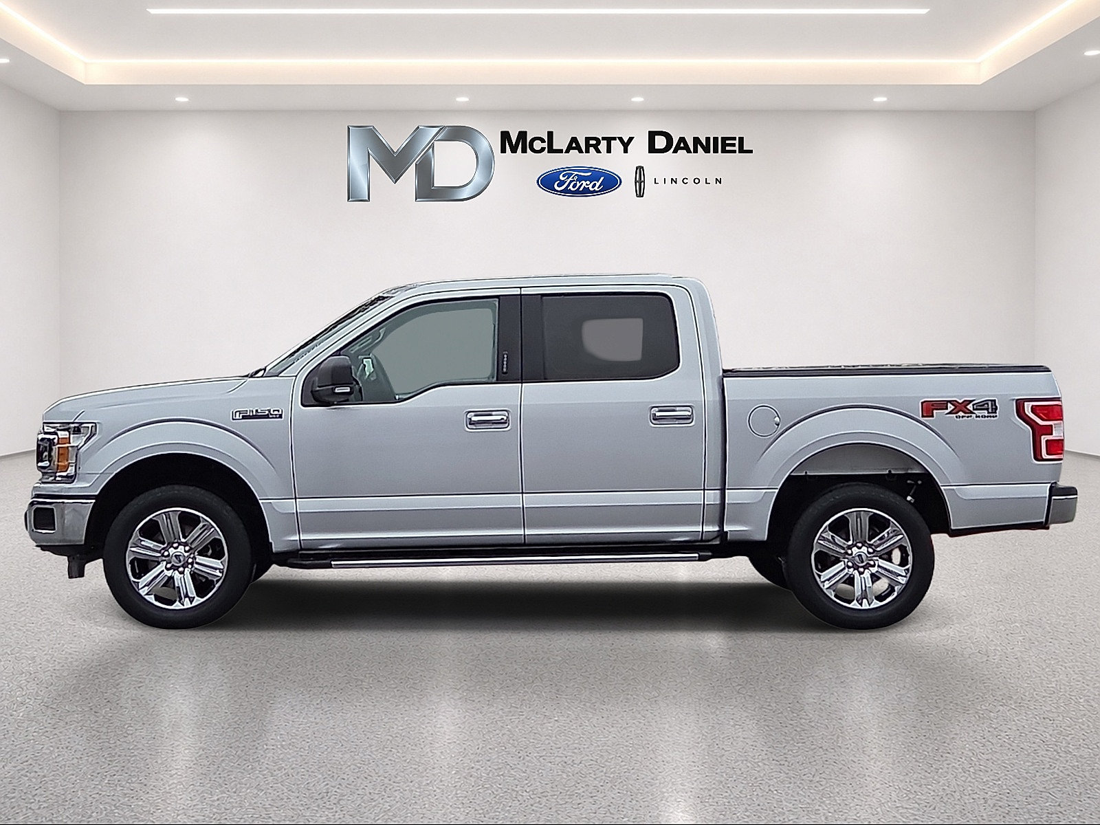 Certified 2019 Ford F150 XLT w/ Equipment Group 302A Luxury AWD/4WD image 3