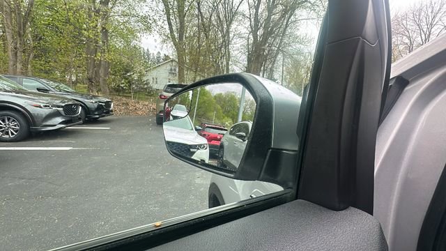 Used 2017 Ford Escape SE AWD/4WD image 25