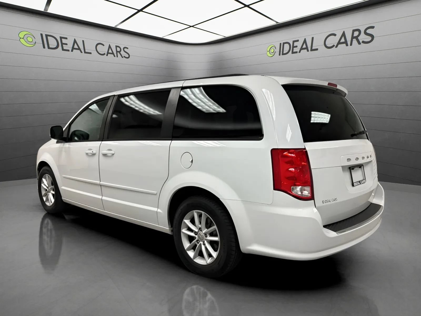 Used 2015 Dodge Grand Caravan SXT FWD image 7