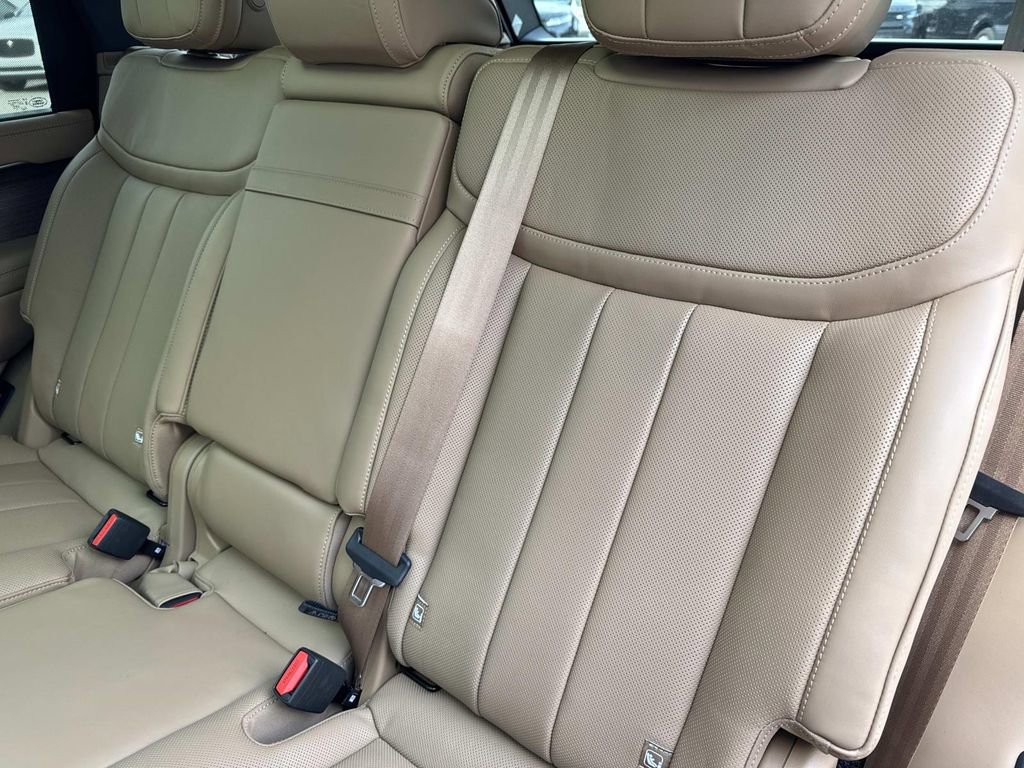 New 2026 Land Rover Range Rover Long Wheelbase SE image 15
