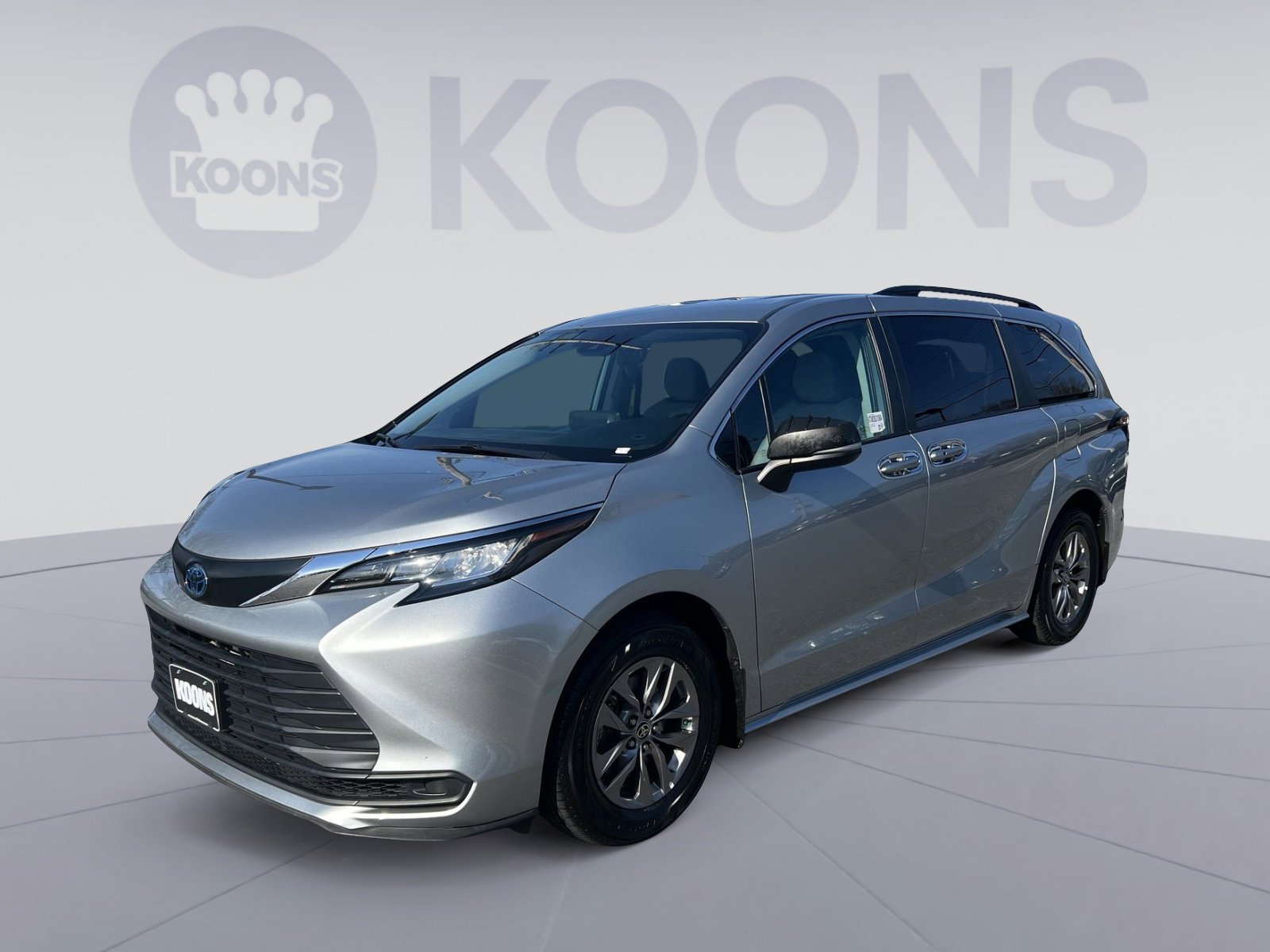Used 2023 Toyota Sienna LE