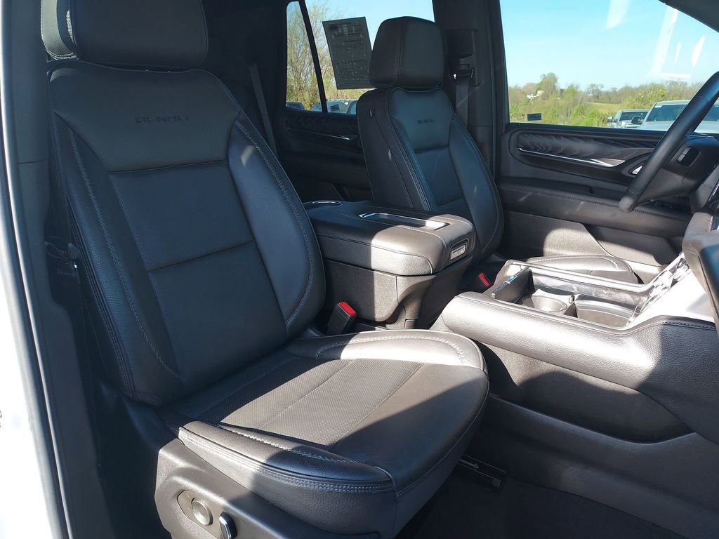 Used 2023 GMC Yukon Denali image 32