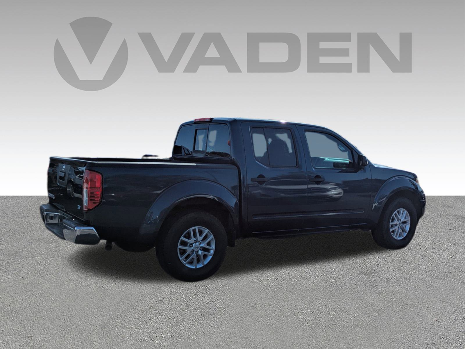 Used 2015 Nissan Frontier SV image 22