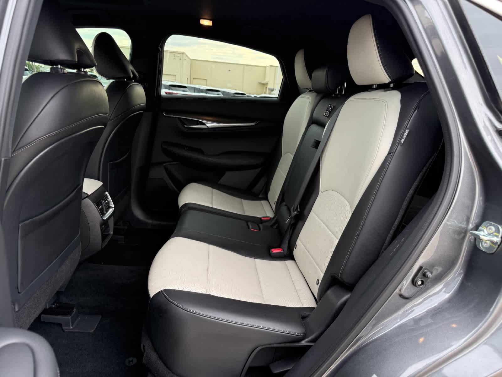 Certified 2023 INFINITI QX55 Luxe w/ Cargo Package AWD/4WD image 18