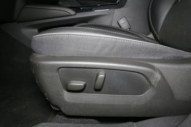 Used 2022 Buick Envision Essence w/ Safety Package FWD image 38