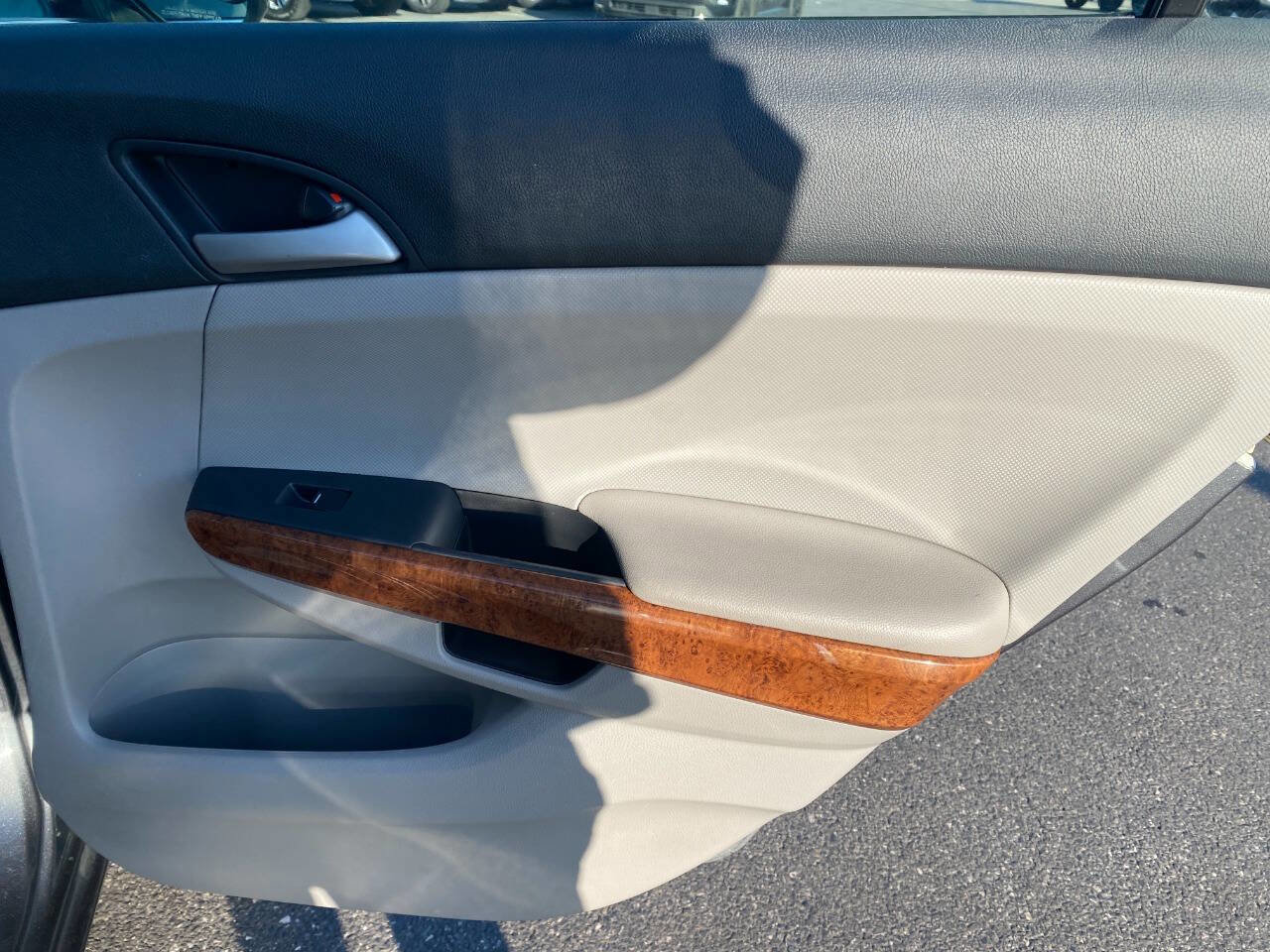 Used 2011 Honda Accord EX image 29