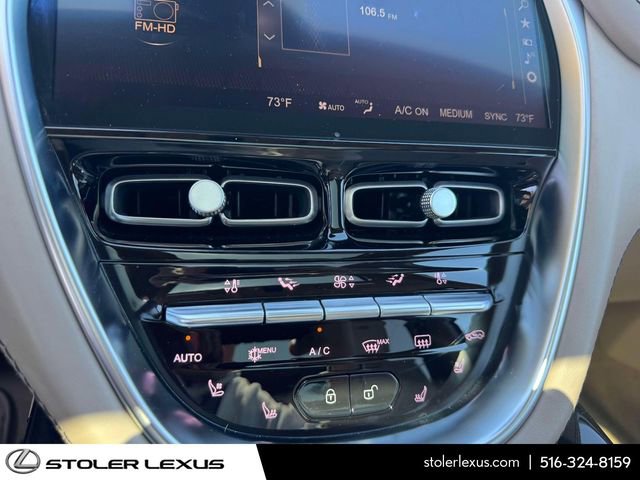 Used 2021 Aston Martin DBX AWD/4WD image 29