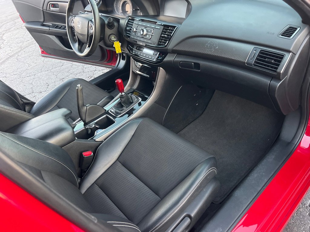Used 2016 Honda Accord Sport image 19