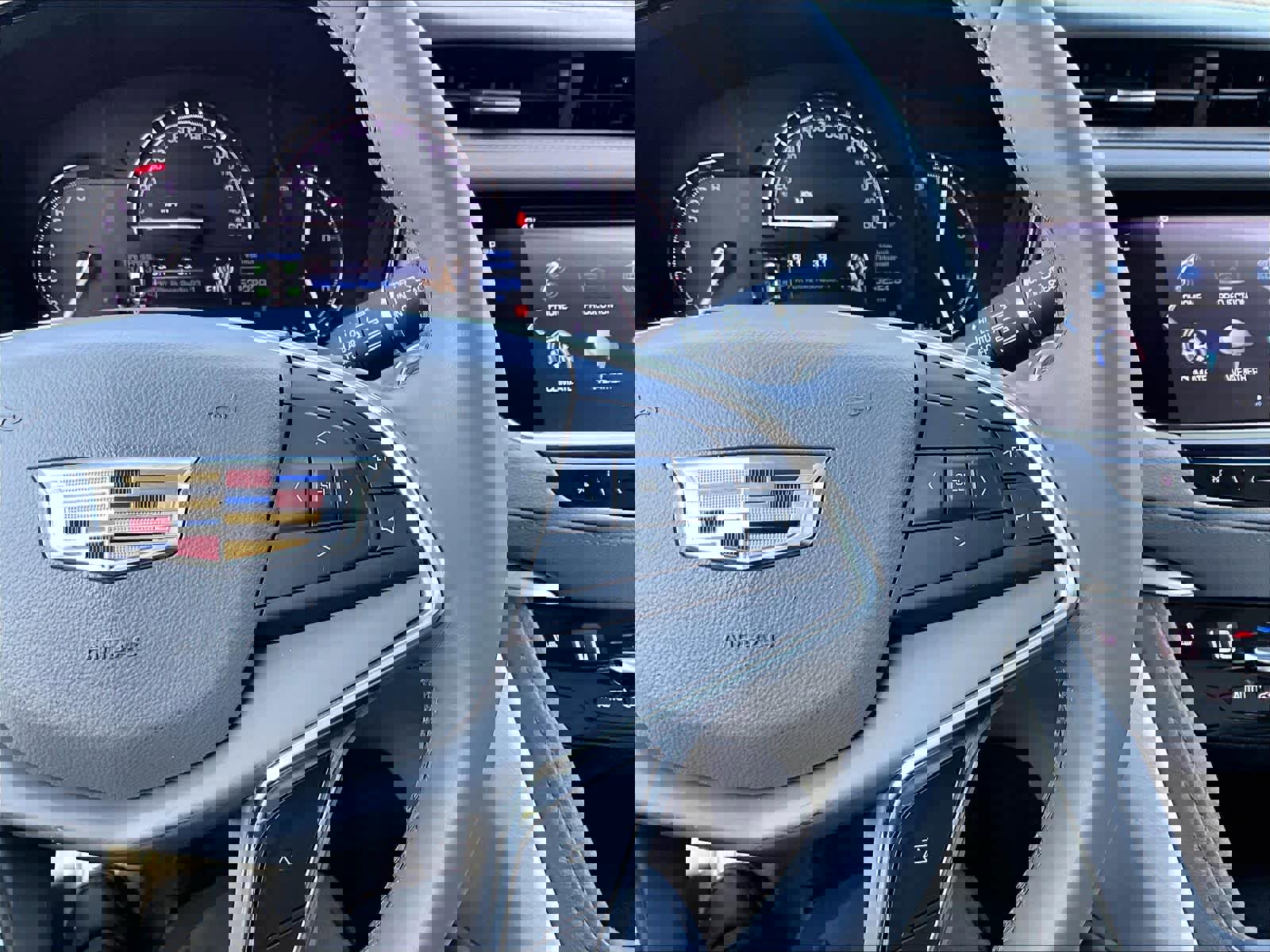 Used 2018 Cadillac XT5 Luxury w/ Driver Awareness Package AWD/4WD image 21