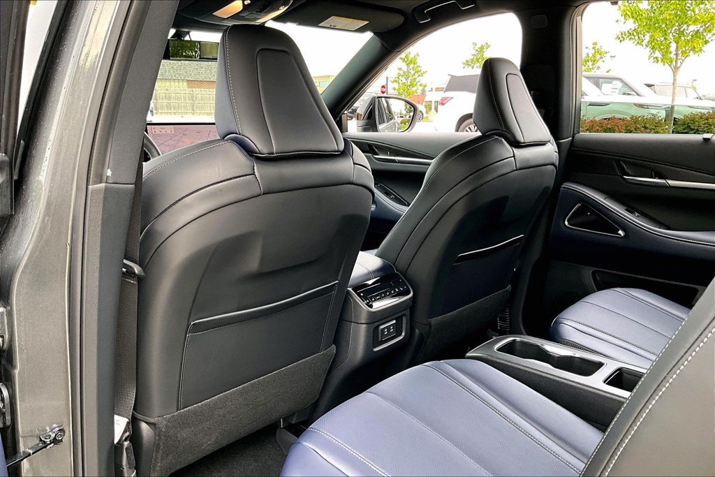 Certified 2026 INFINITI QX60 Sport w/ Dark Cargo Package AWD/4WD image 31