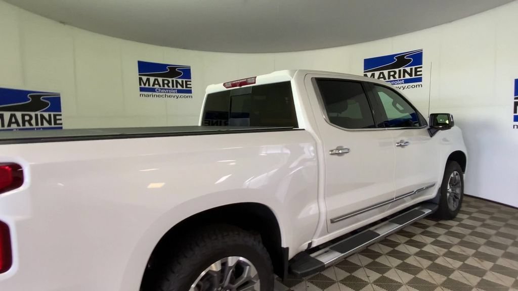 Used 2023 Chevrolet Silverado 1500 High Country w/ High Country Premium Package AWD/4WD image 2