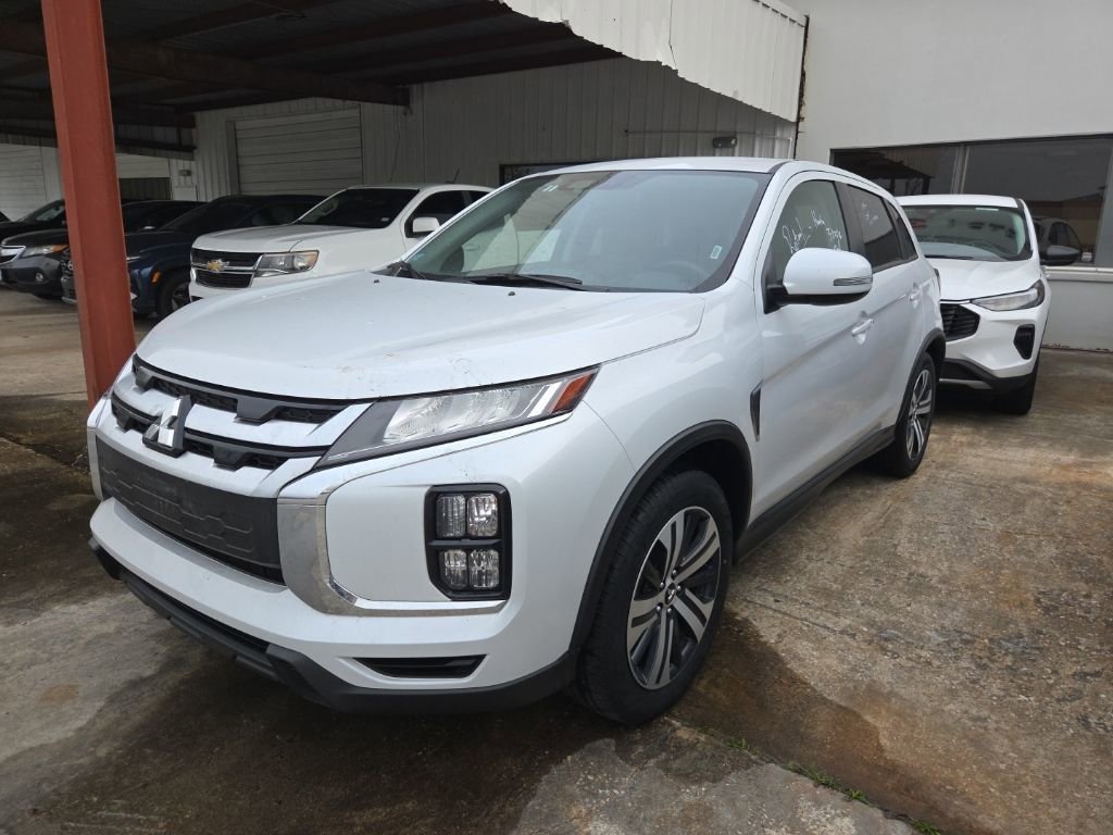 Used 2025 Mitsubishi Outlander Sport SE image 1