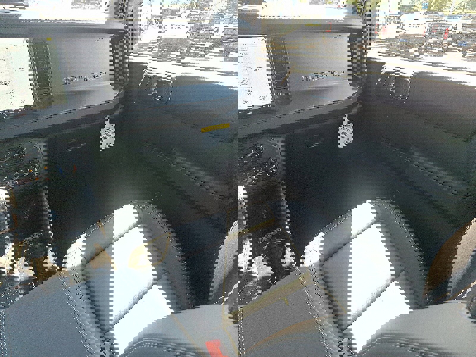 New 2025 Ford Bronco Badlands image 18