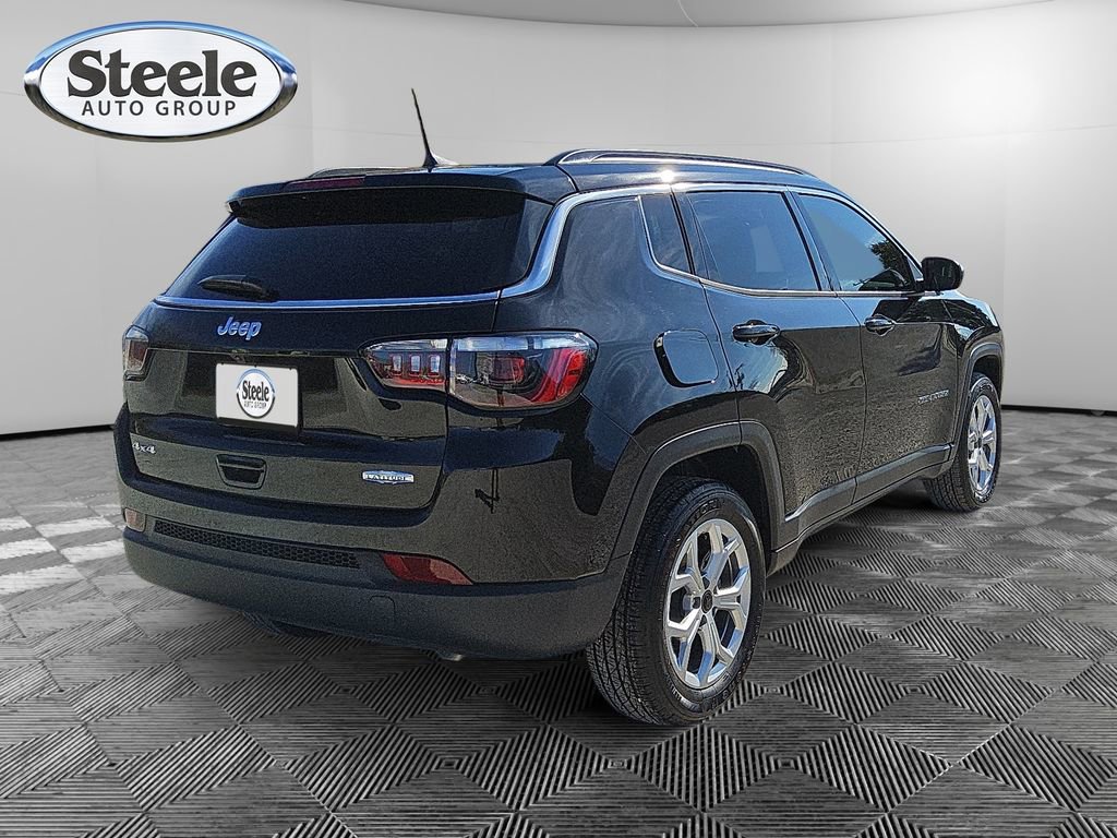 Used 2025 Jeep Compass Latitude image 5