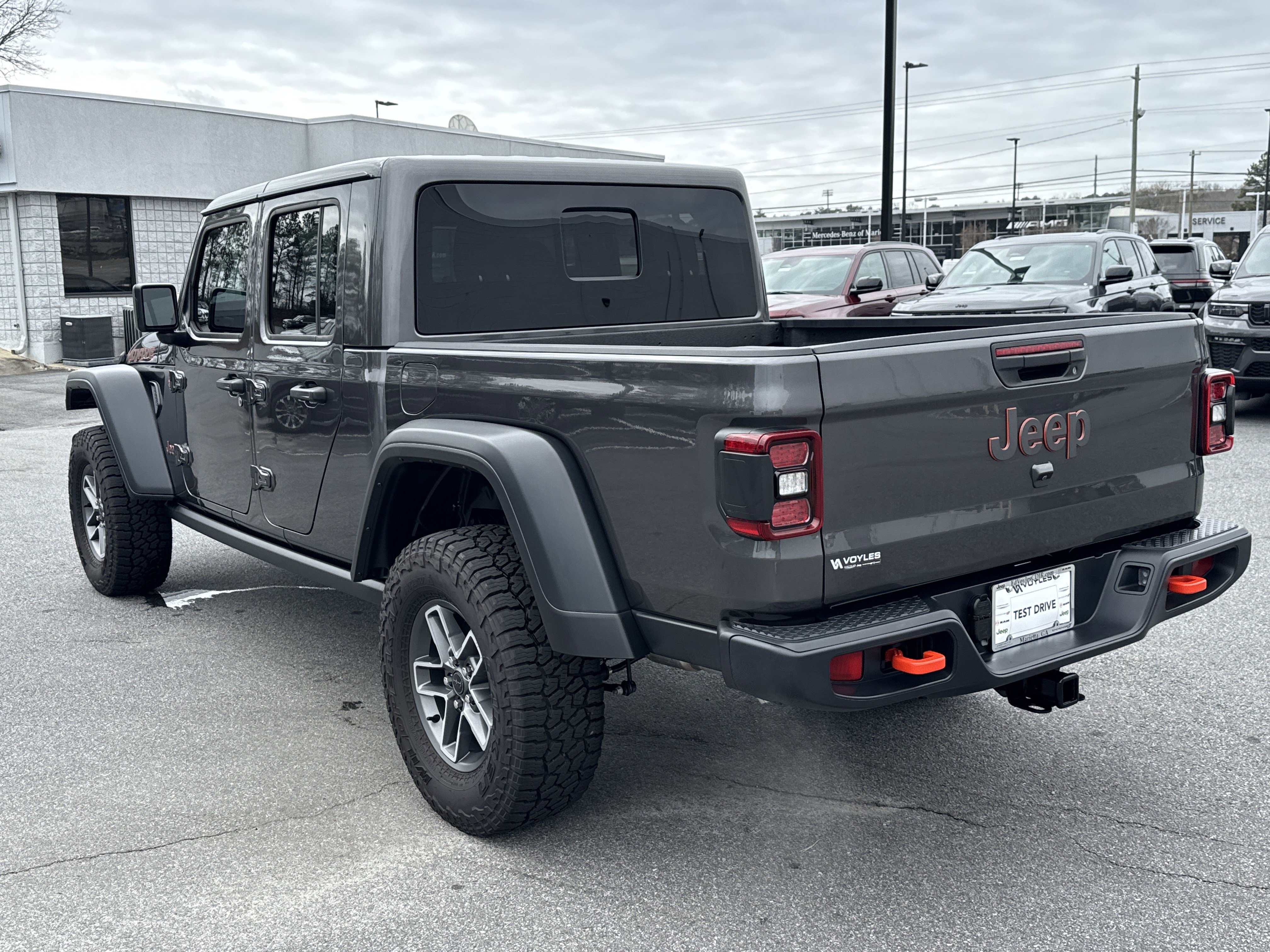 Used 2025 Jeep Gladiator Mojave w/ Convenience Group image 6